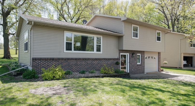 135 Eltinge Pl, Fairmont